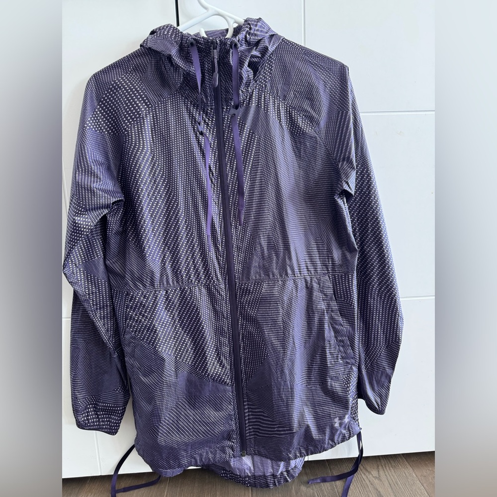 Under Armour Purple Dot-Pattern Hooded Windbreaker/Rain Coat